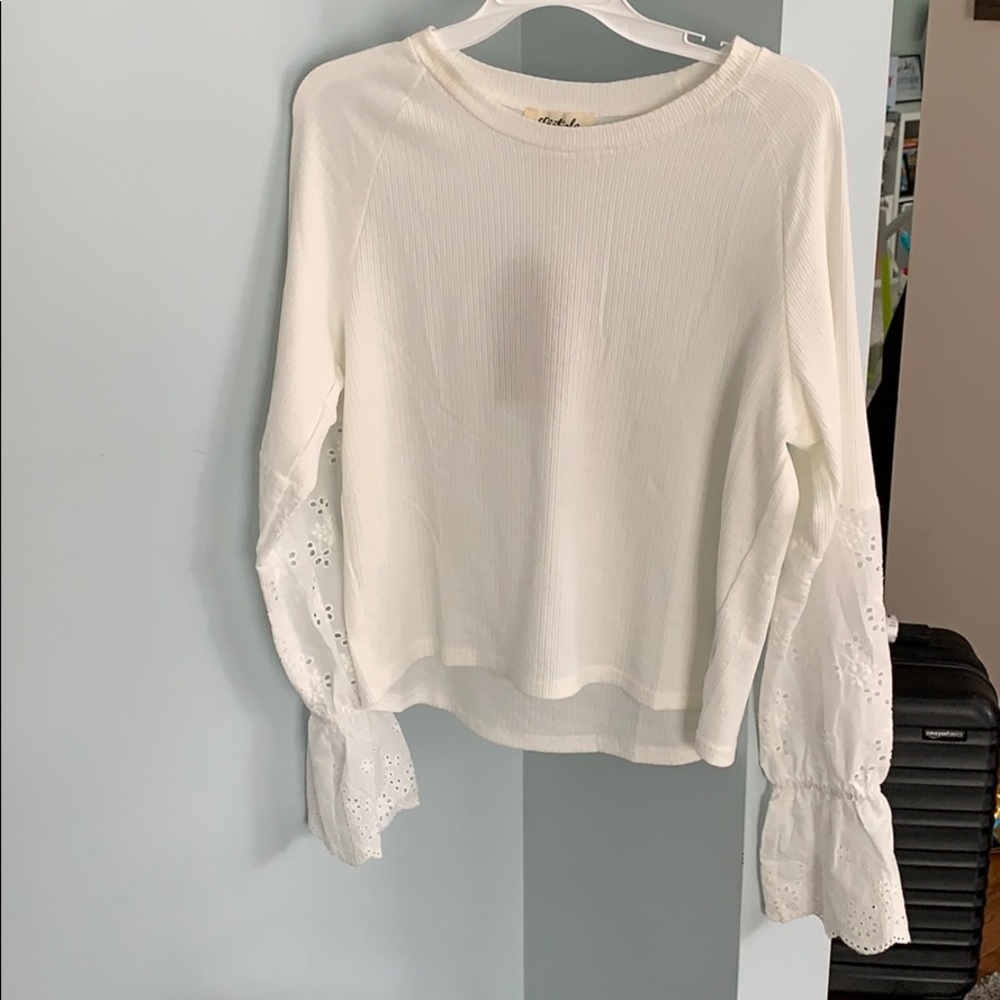 Women’s Bell Sleeved Shirt ❣️